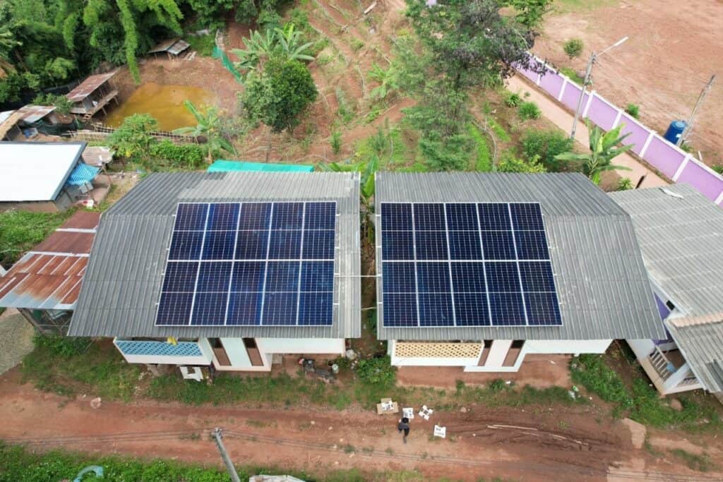Installation-Solar-Cell-On-Grid-10kw-Ban-Huaifong-School-Nan-province